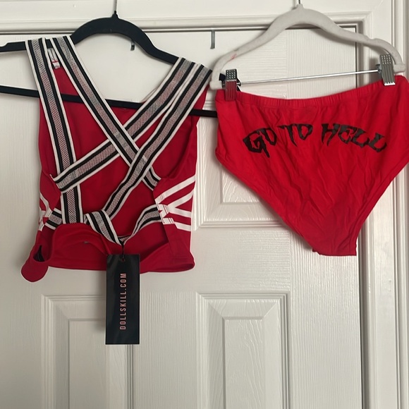 Dolls kill Devil cheerleader costume - Picture 6 of 10